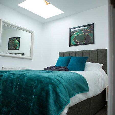 סטרטפורד-אפון-אבון Modern Townhouse Apartment With Free Parking And Wifi מראה חיצוני תמונה