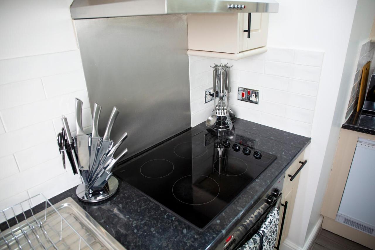 סטרטפורד-אפון-אבון Modern Townhouse Apartment With Free Parking And Wifi מראה חיצוני תמונה