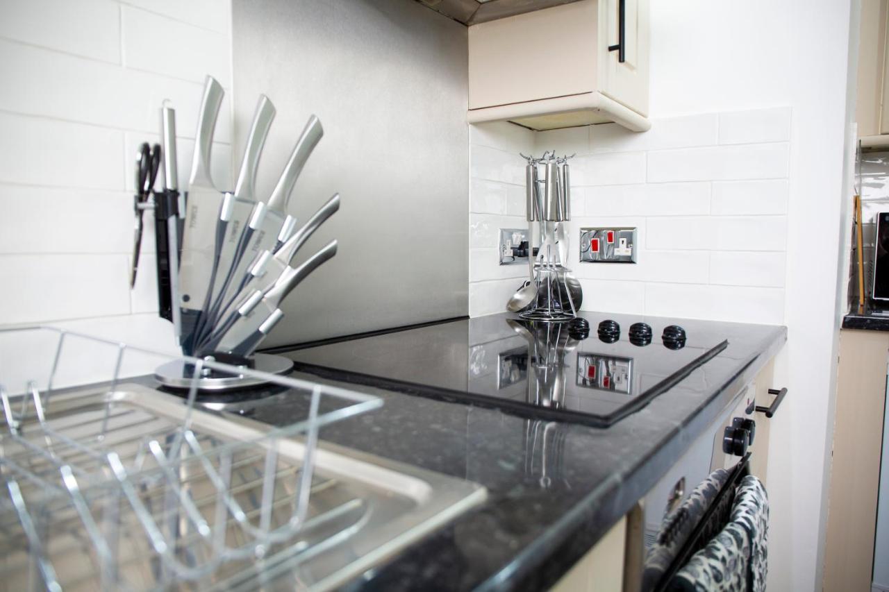 סטרטפורד-אפון-אבון Modern Townhouse Apartment With Free Parking And Wifi מראה חיצוני תמונה