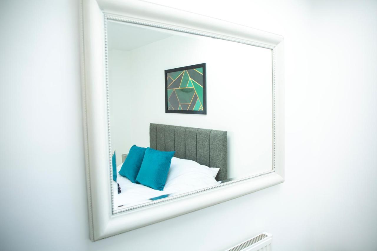 סטרטפורד-אפון-אבון Modern Townhouse Apartment With Free Parking And Wifi מראה חיצוני תמונה