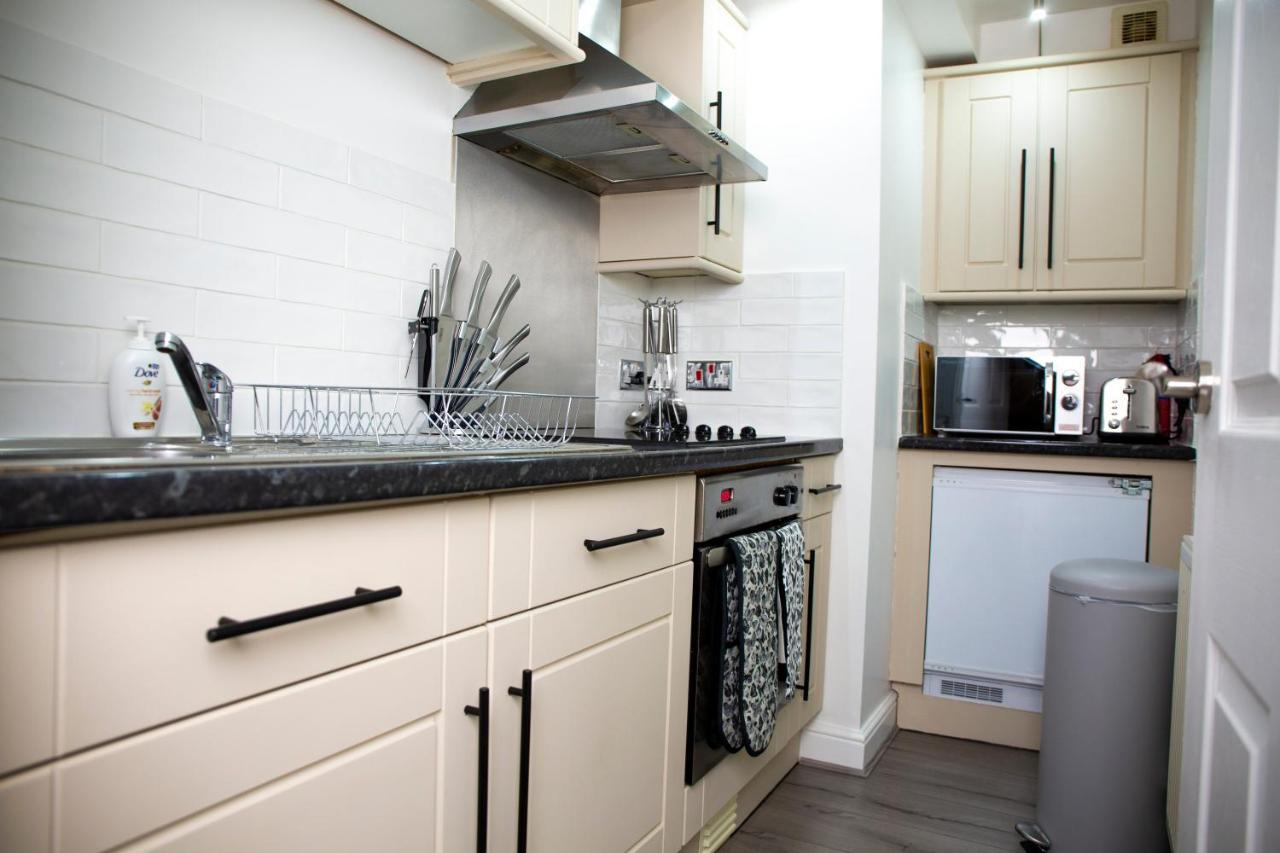 סטרטפורד-אפון-אבון Modern Townhouse Apartment With Free Parking And Wifi מראה חיצוני תמונה
