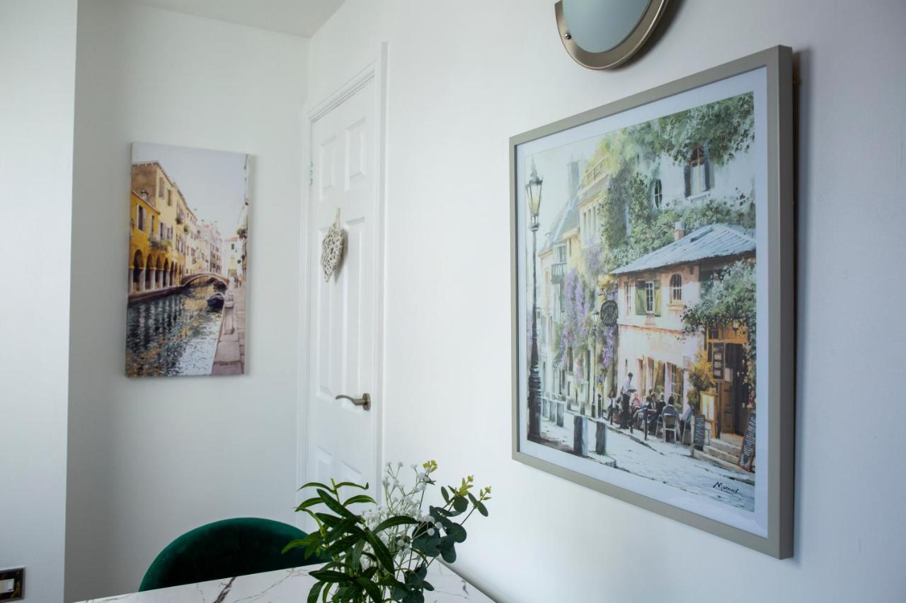 סטרטפורד-אפון-אבון Modern Townhouse Apartment With Free Parking And Wifi מראה חיצוני תמונה